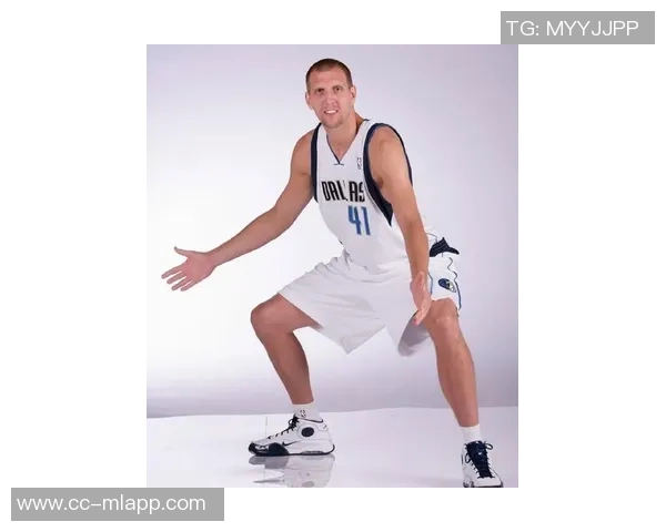 独行侠与诺维茨基共同揭幕家乡第4座翻新球场展现篮球魅力