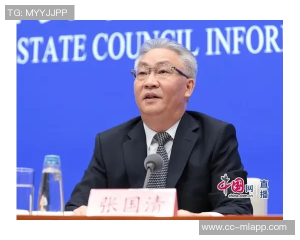 媒体人认为小杨应坚持演艺道路不必急于发展联盟从小角色做起更有前途