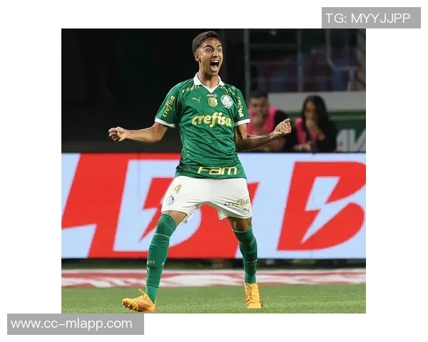 弗拉门戈门将失误送礼对手轻松进球引发全场哄笑