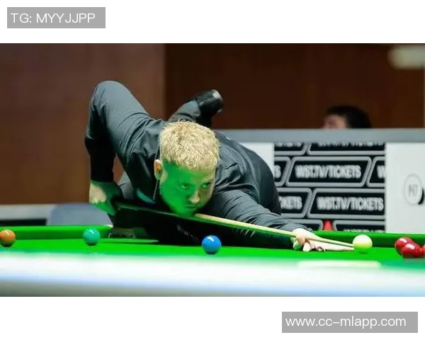 墨菲半场表现惊艳12投8中三分5中8高效斩获21分助力球队进攻